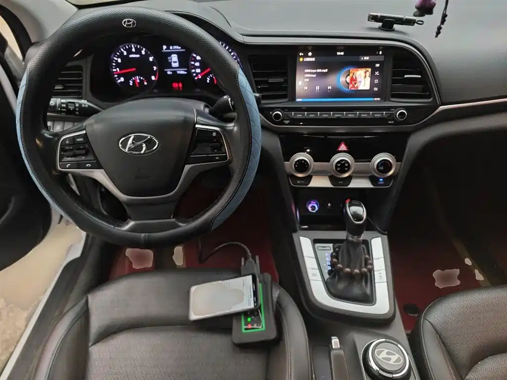 Hyundai Elantra 2020 — фото 10