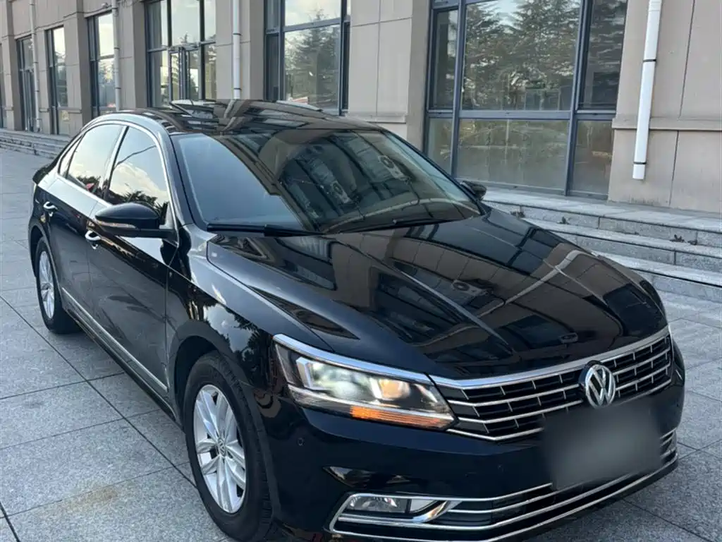 Volkswagen Passat 2017 — фото 16