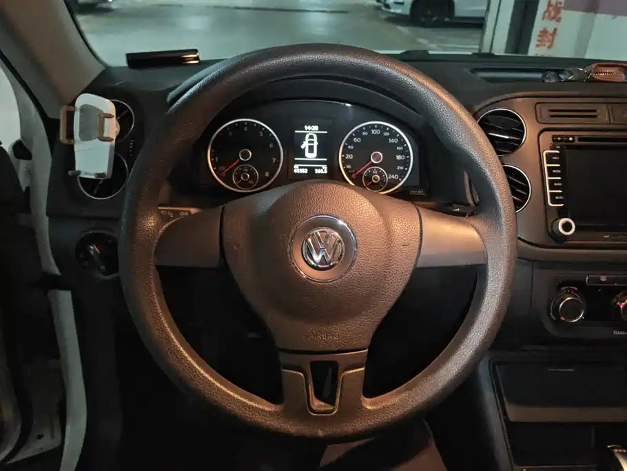Volkswagen Tiguan 2016 — фото 15