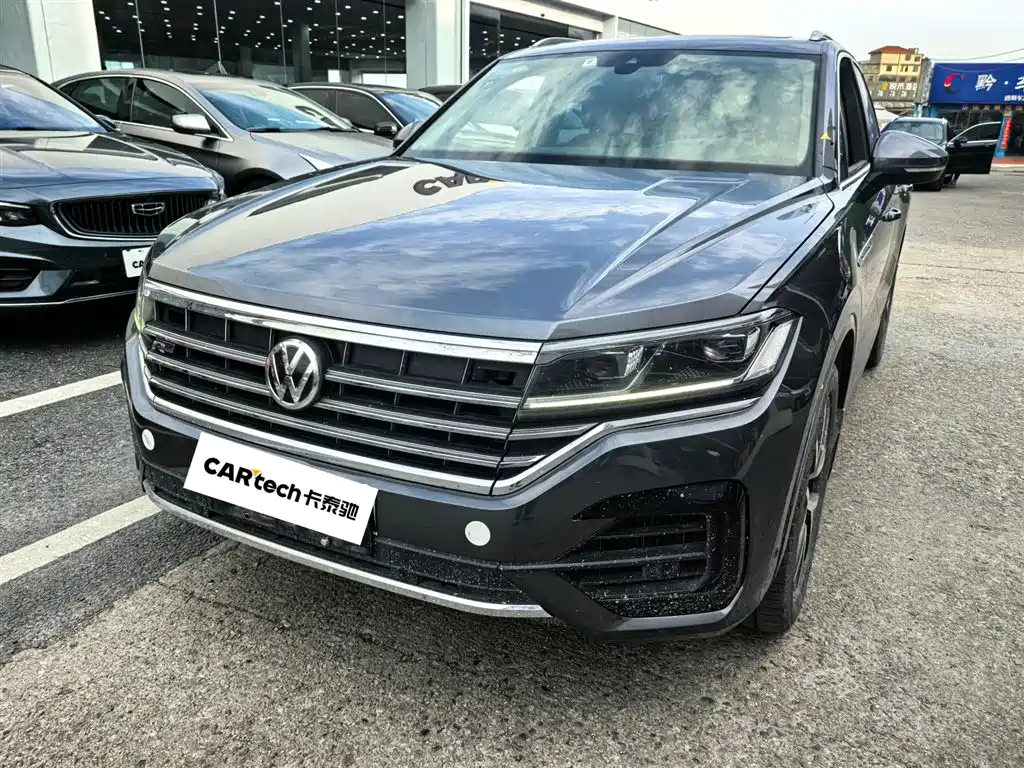 Volkswagen Touareg 2019 — фото 1
