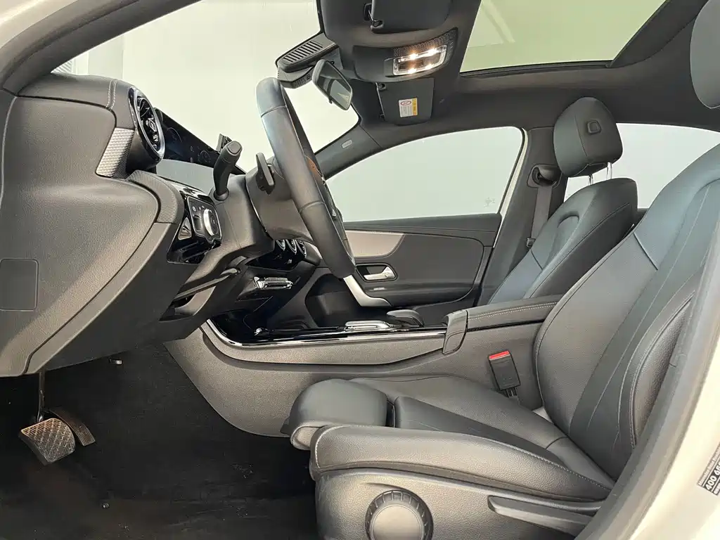 Mercedes-Benz A-Class 2022 — фото 12