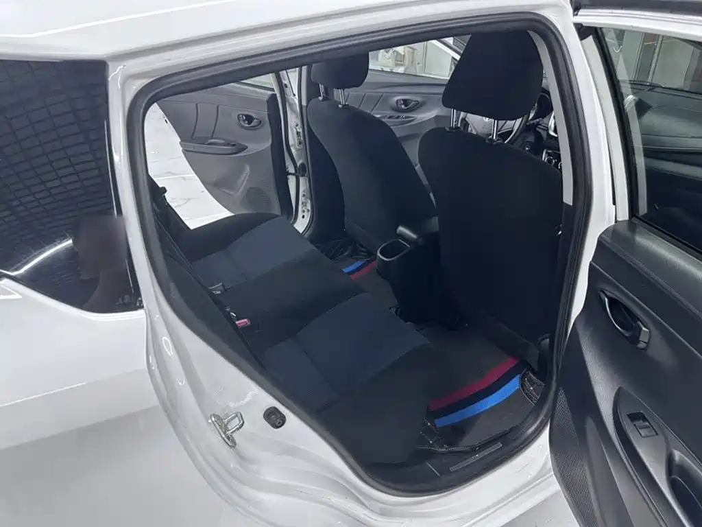 Toyota Yaris L 2016 — фото 22