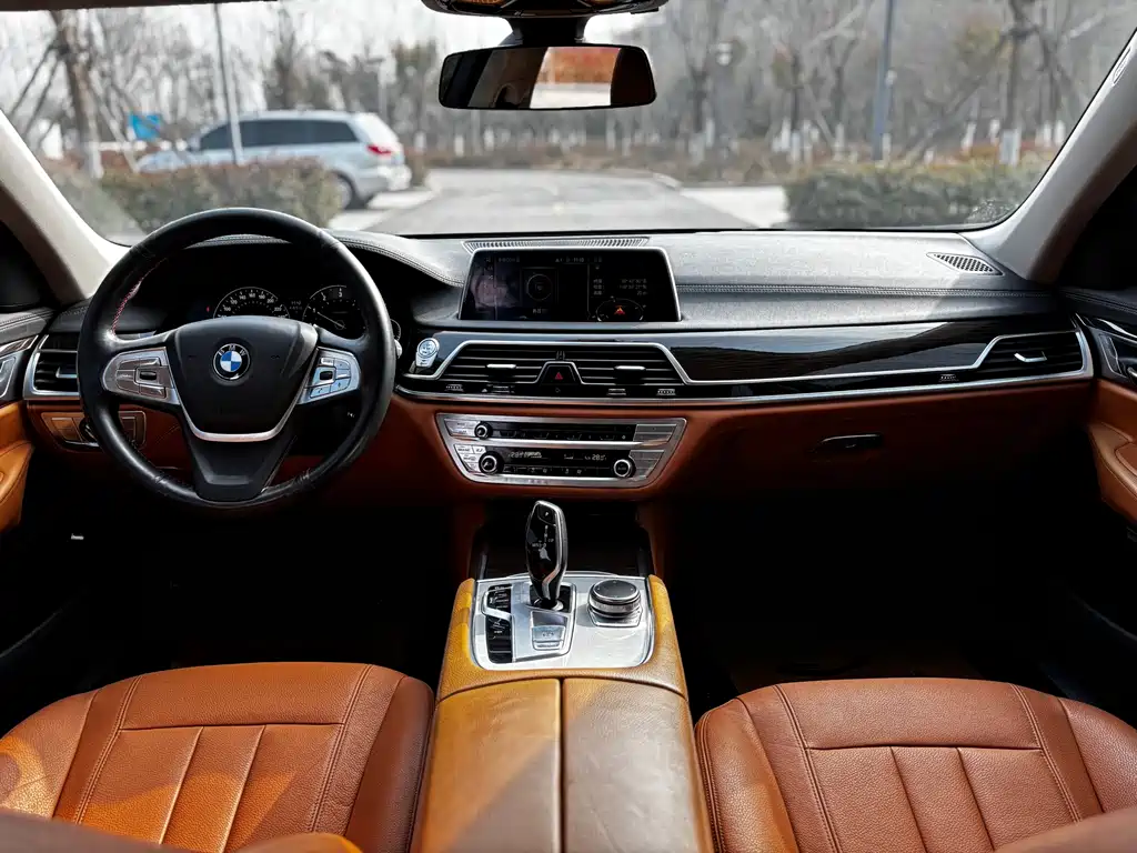 BMW 7 Series 2017 — фото 6