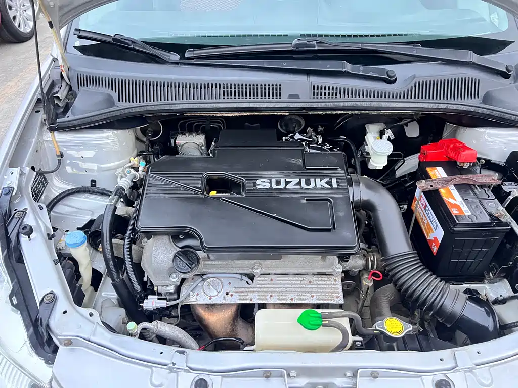 Suzuki SX4 2010 — фото 24