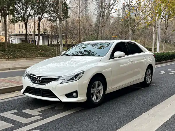 Toyota Reiz 2013