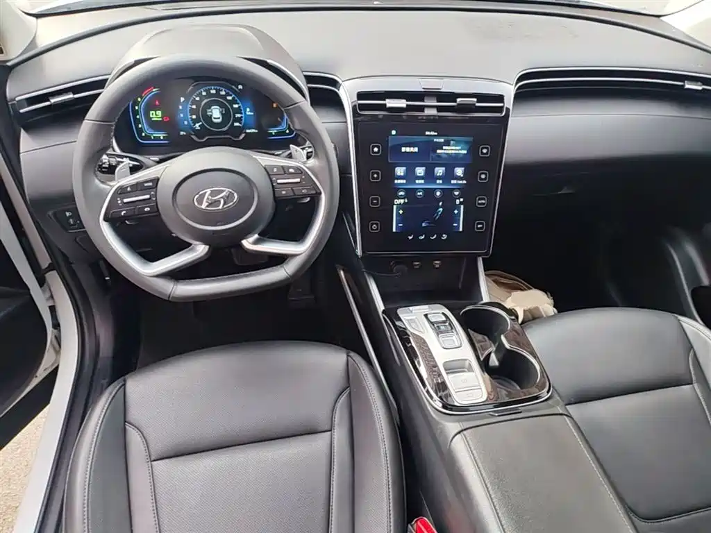 Hyundai Tucson 2023 — фото 10