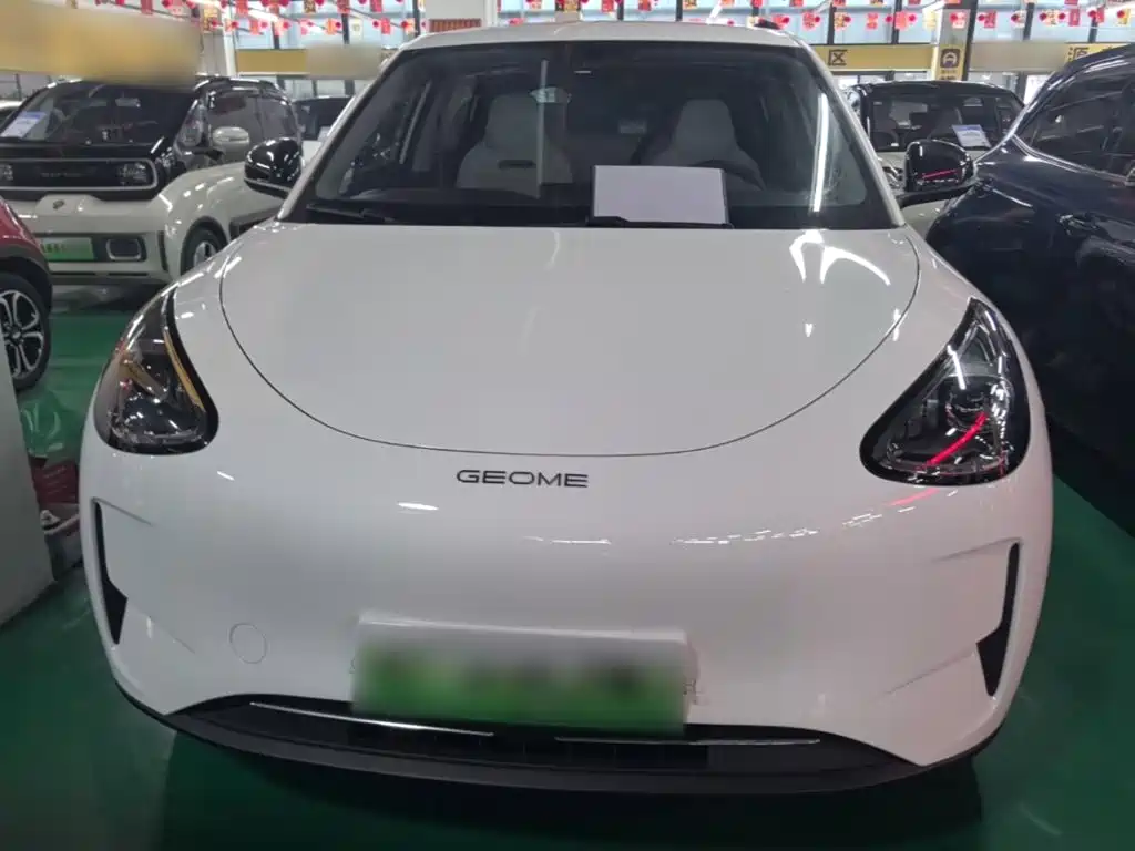 Geely Galaxy Starwish 2025 — фото 3