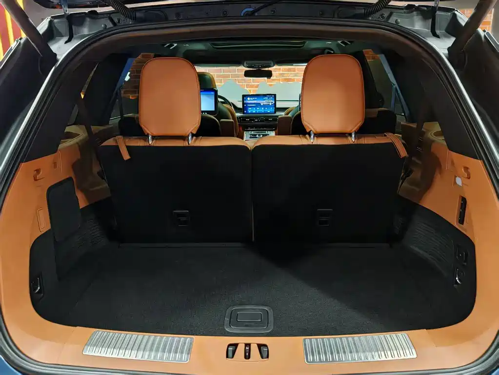 Lincoln Aviator 2020 — фото 14