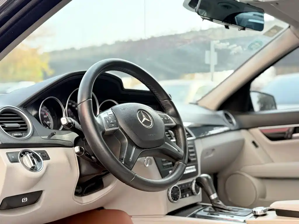 Mercedes-Benz C-Class 2014 — фото 11