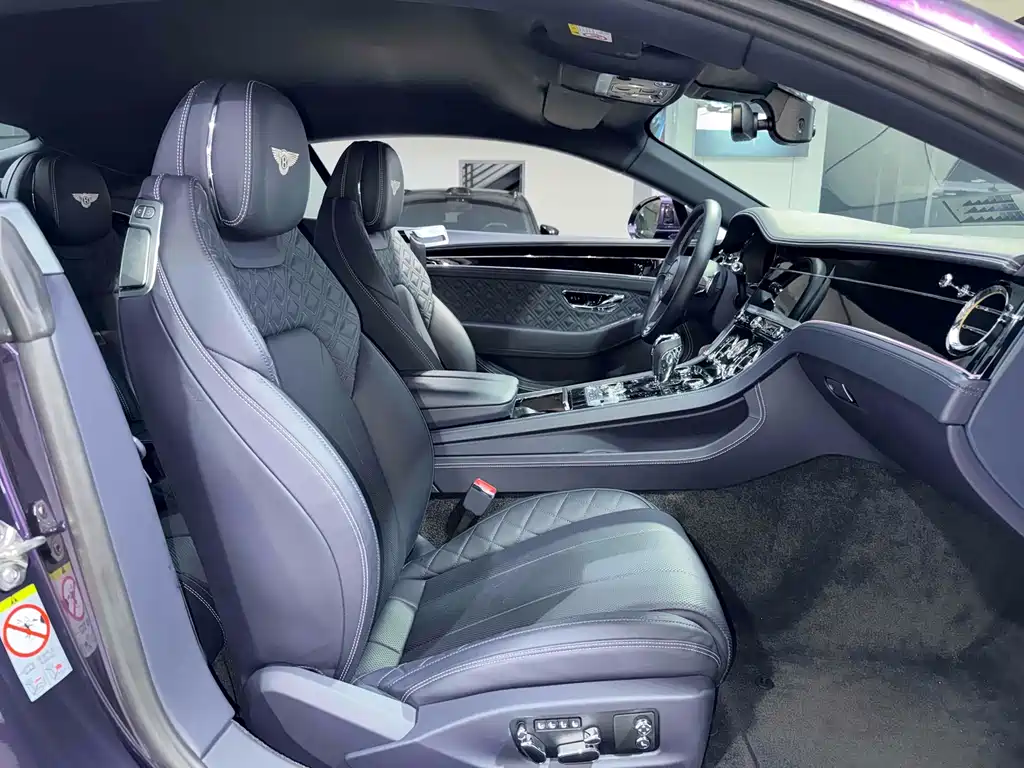 Bentley Continental 2020 — фото 15