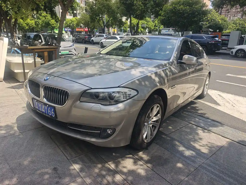 BMW 5 Series 2013 — фото 1