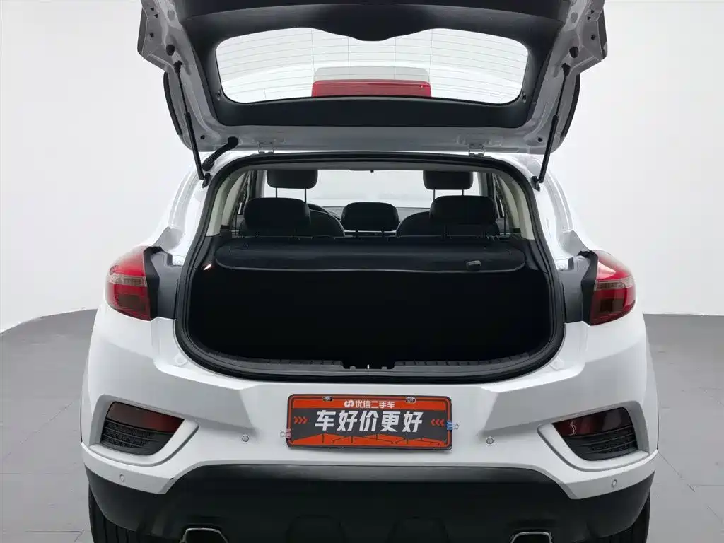 Geely Emgrand GS 2017 — фото 16