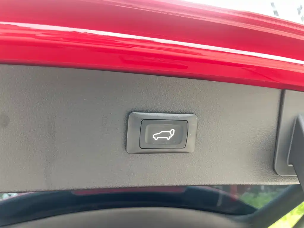 Audi Q2L 2022 — фото 11