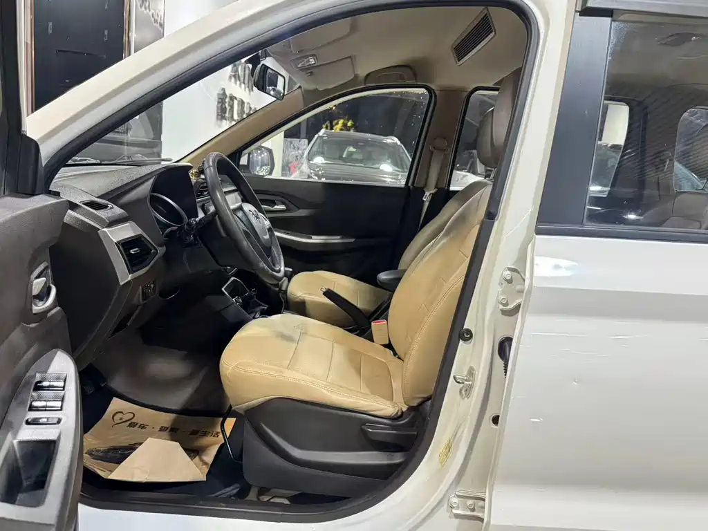Wuling Hongguang 2018