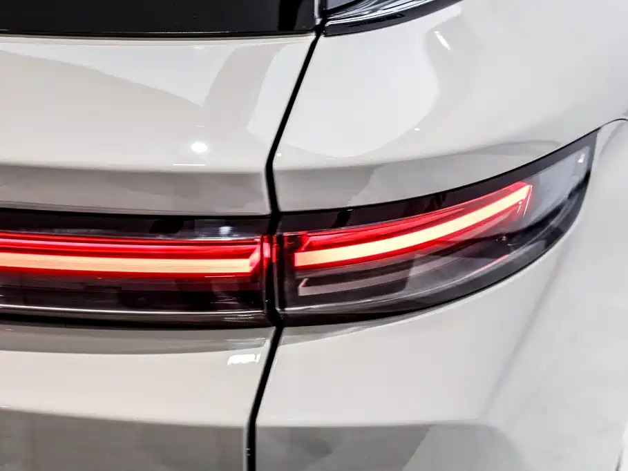 Li Auto i8 2025 — фото 21