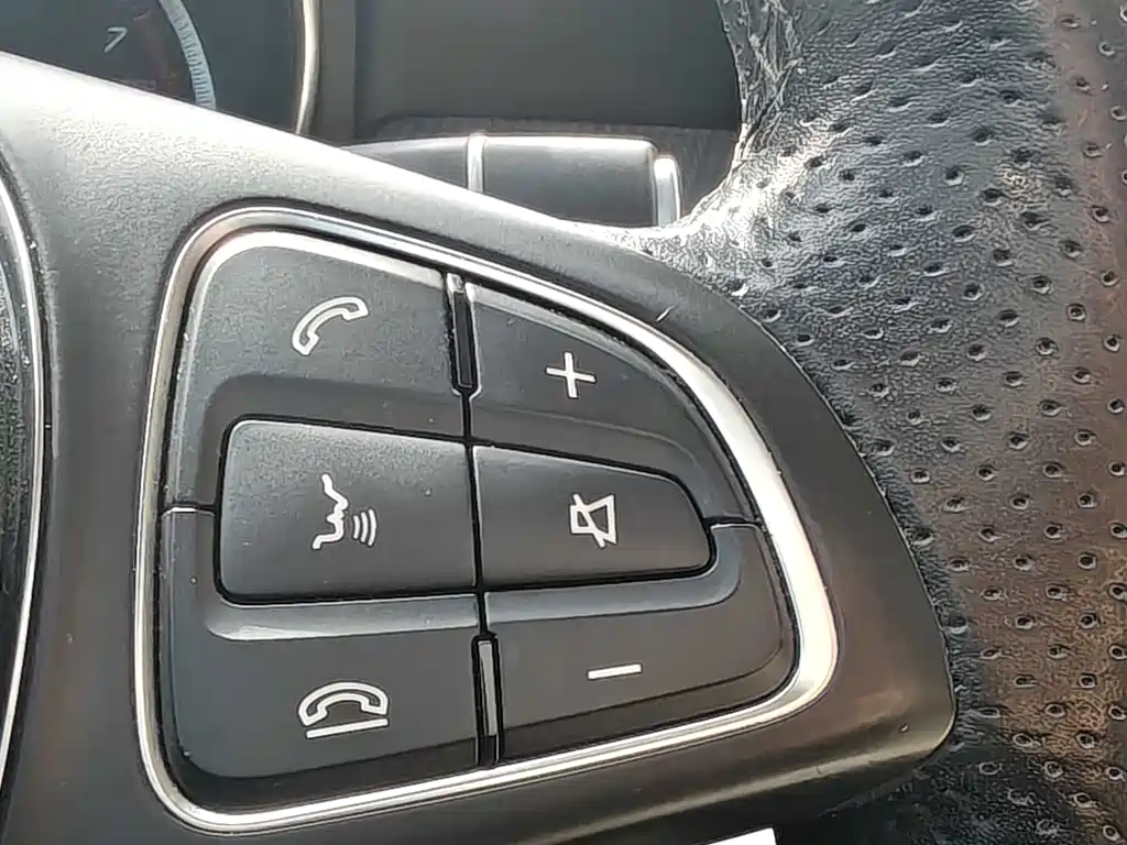 Mercedes-Benz GLA 2017 — фото 28
