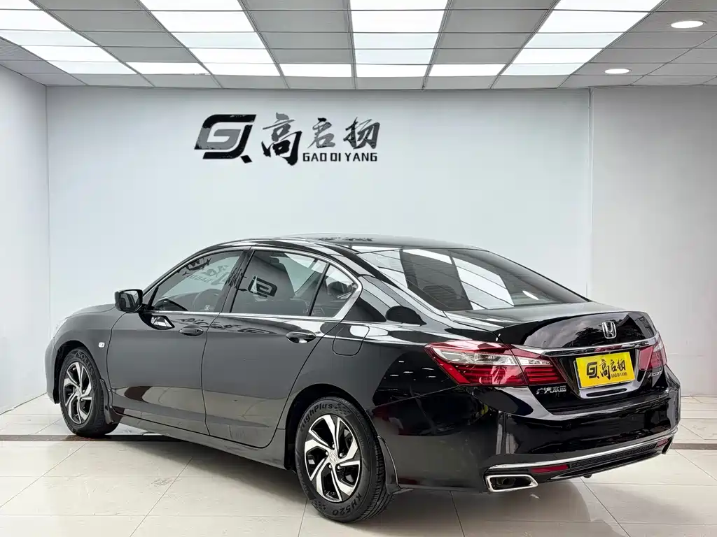 Honda Accord 2017 — фото 24