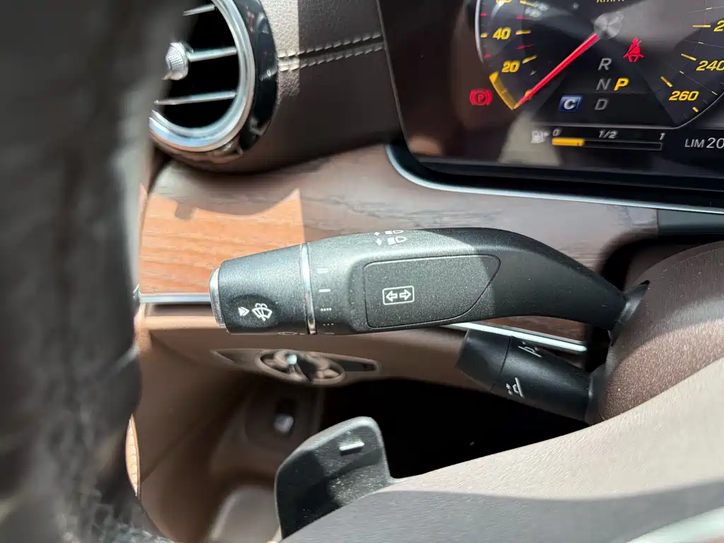 Mercedes-Benz E-Class 2020 — фото 13