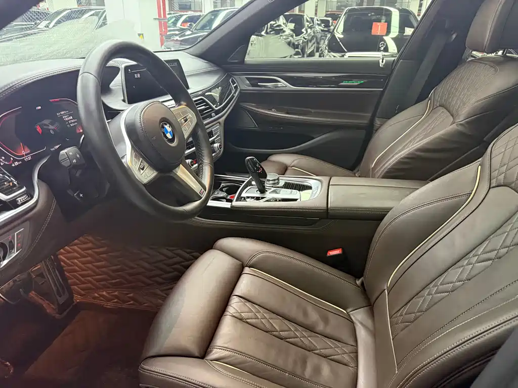 BMW 7 Series 2021 — фото 14