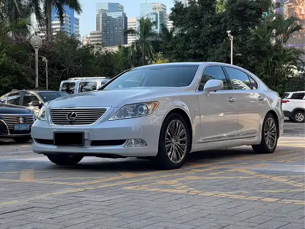 Lexus LS 2006