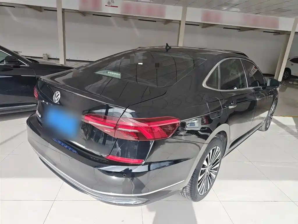 Volkswagen Passat 2019 — фото 7