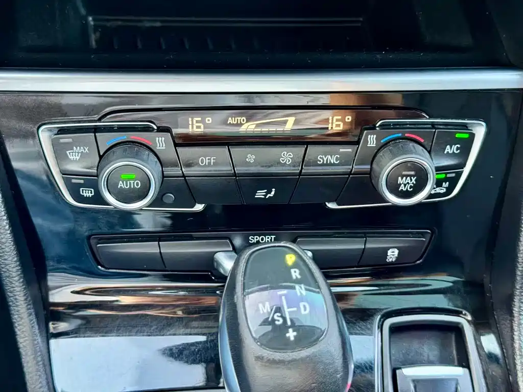 BMW 2 Series Station Wagon 2017 — фото 19