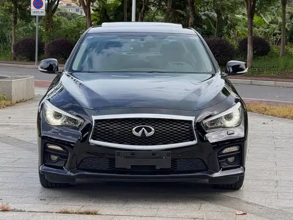 Infiniti Q50L 2015