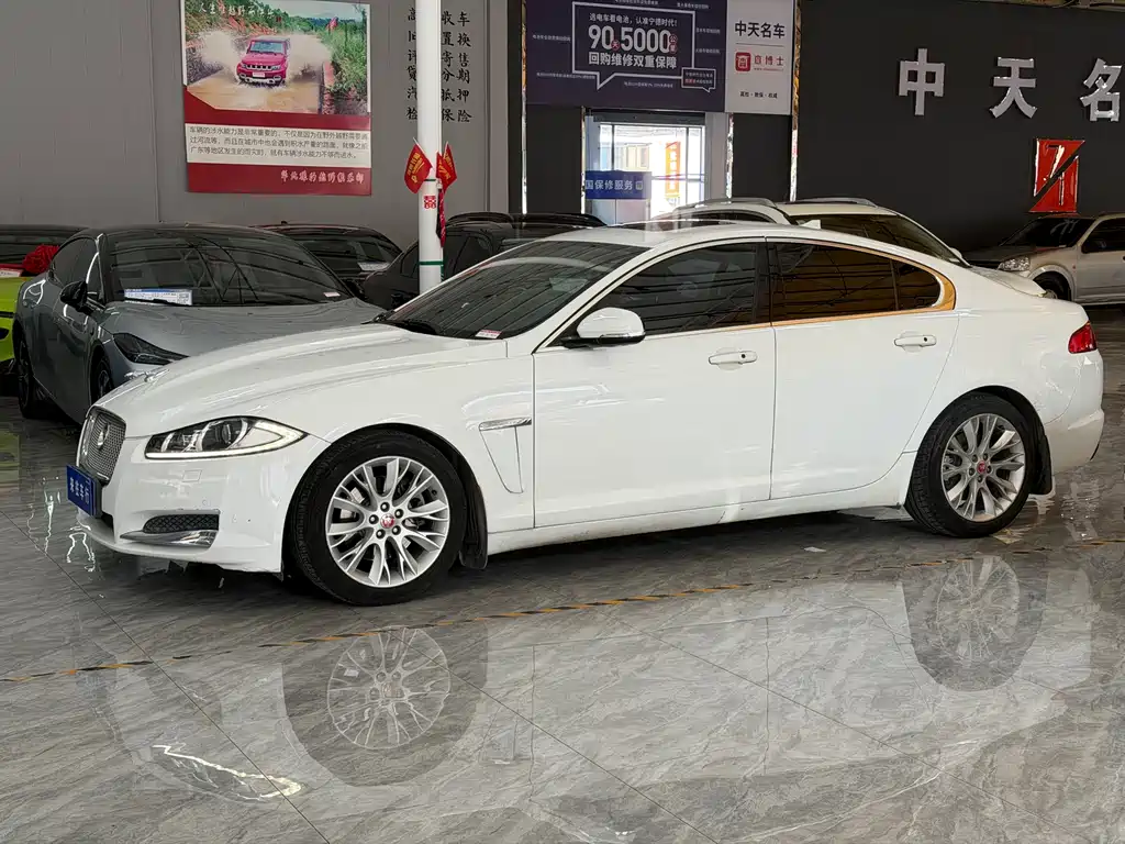 Jaguar XF 2015 — фото 3