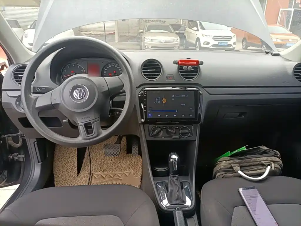 Volkswagen Jetta 2015 — фото 10