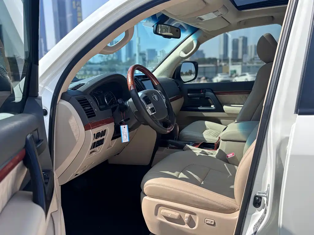Toyota Land Cruiser 2015 — фото 11