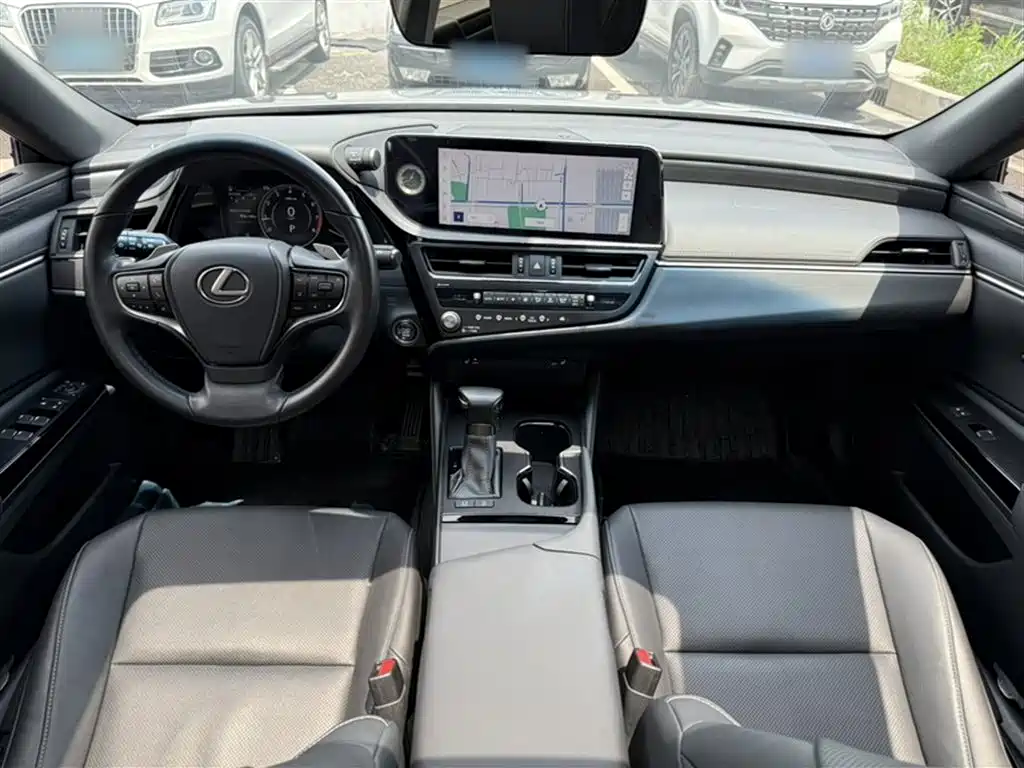 Lexus ES 2022 — фото 14