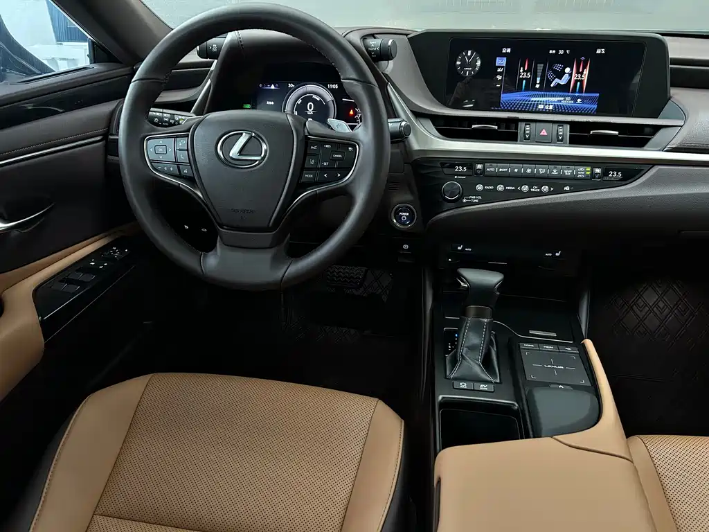 Lexus ES 2020 — фото 13