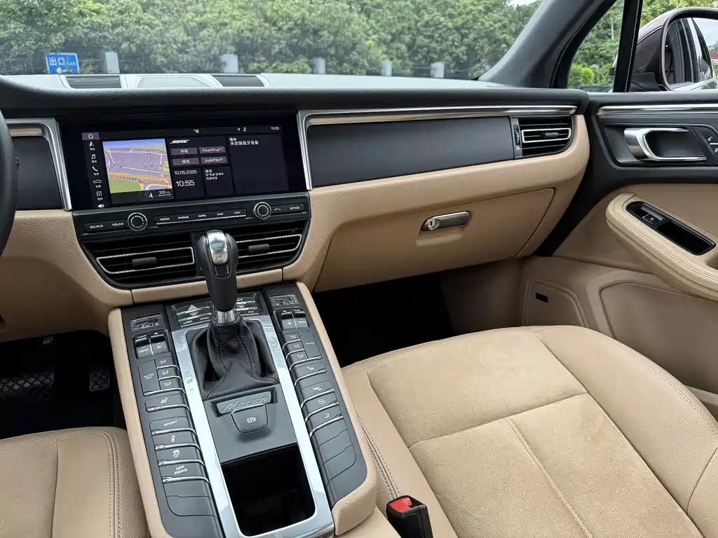 Porsche Macan 2019 — фото 10