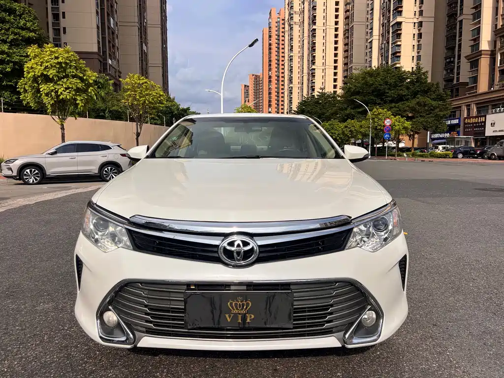 Toyota Camry 2016 — фото 2