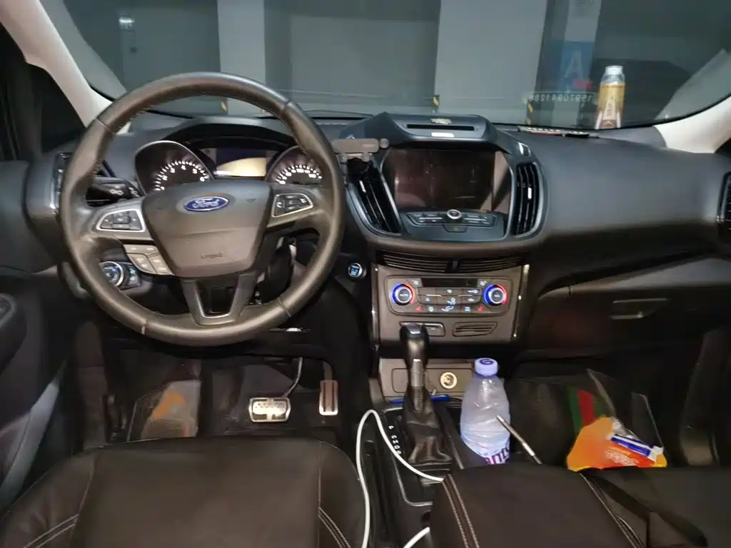 Ford Kuga 2017 — фото 13
