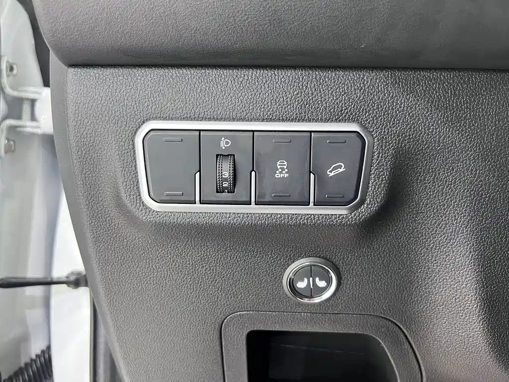 Haval M6 2023 — фото 13