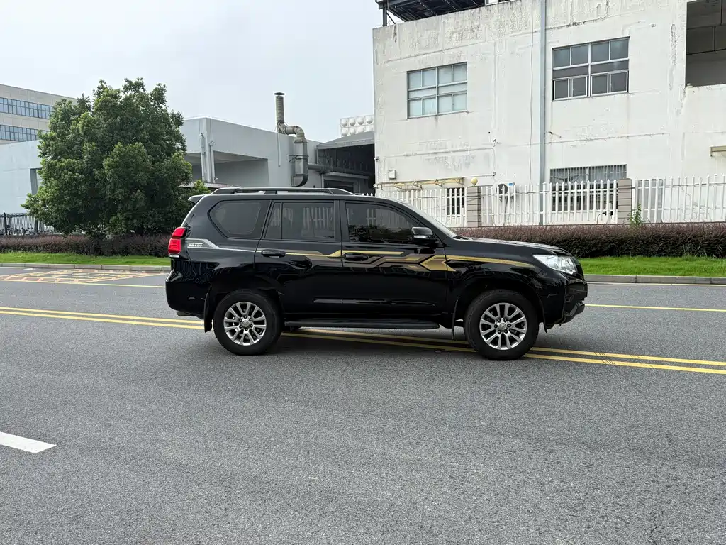 Toyota Prado 2019 — фото 2