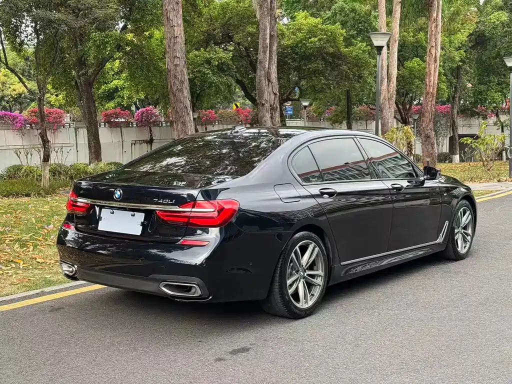 BMW 7 Series 2019 — фото 15