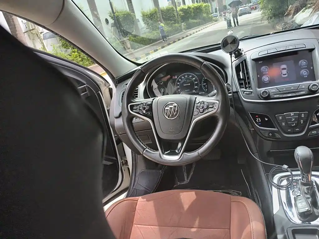 Buick Regal 2017 — фото 11
