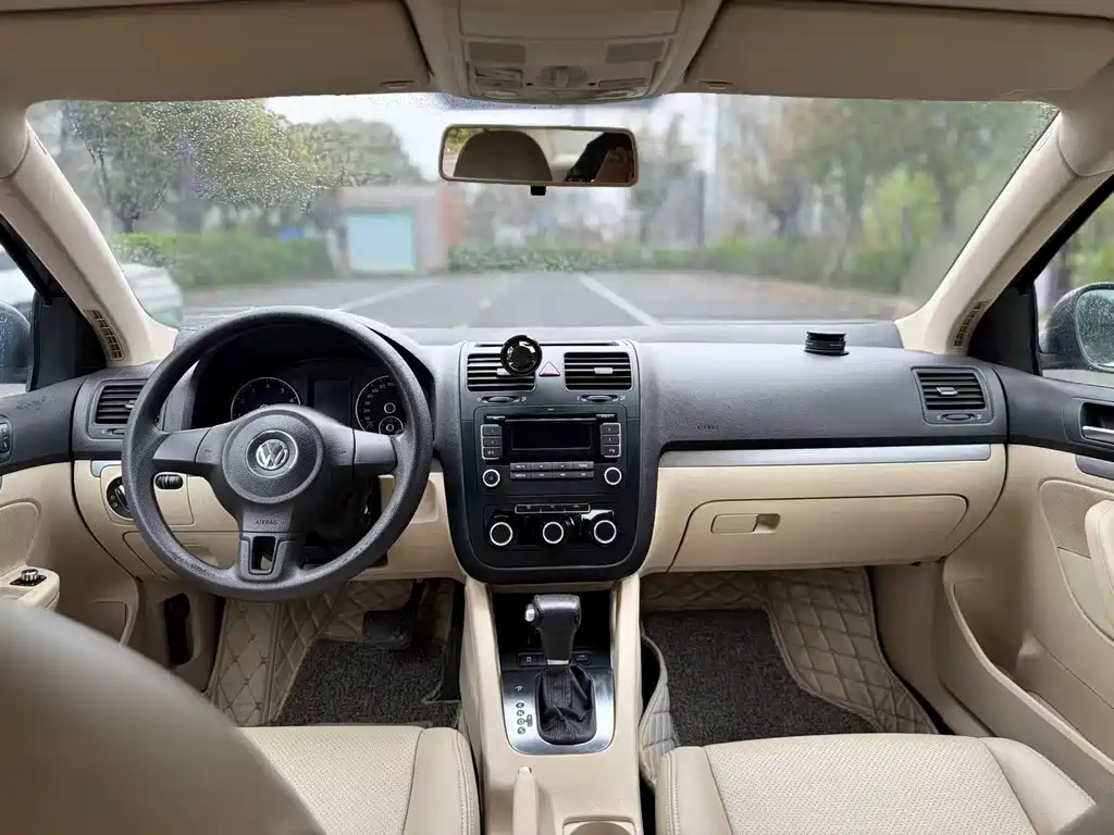 Volkswagen Sagitar 2011