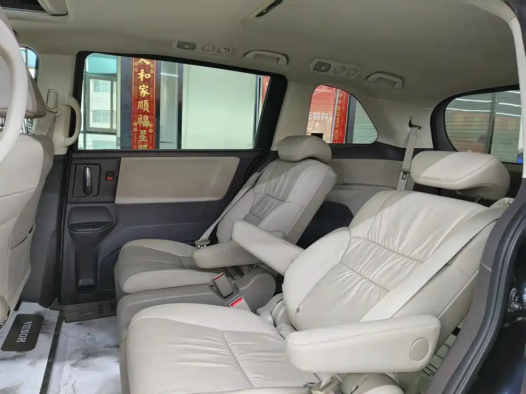 Honda Odyssey 2017 — фото 15
