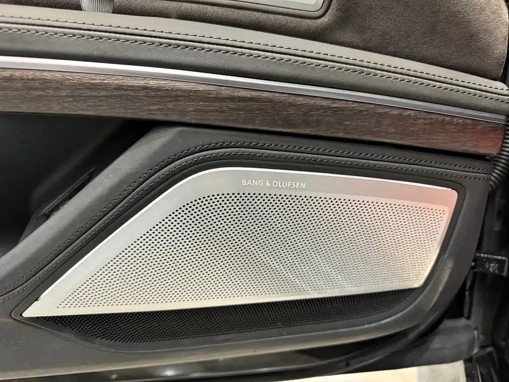 Audi A8 2021 — фото 10