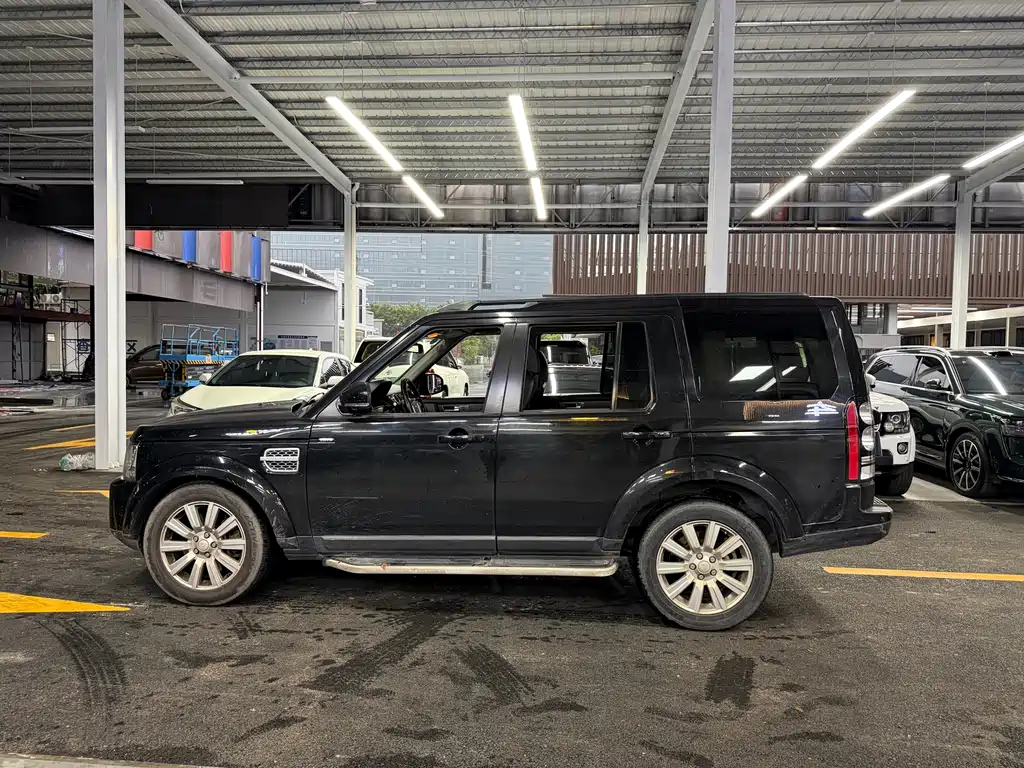 Land Rover Discovery 2015 — фото 7