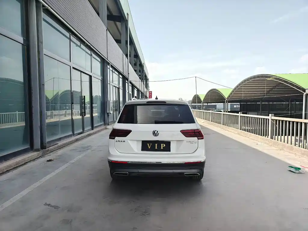 Volkswagen Tiguan L 2018 — фото 5