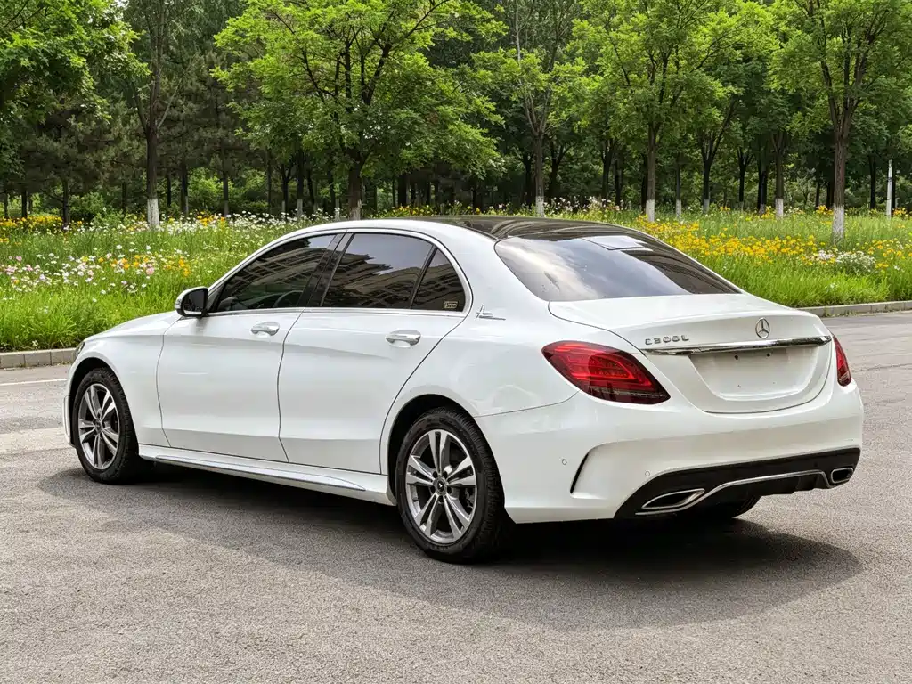 Mercedes-Benz C-Class 2021