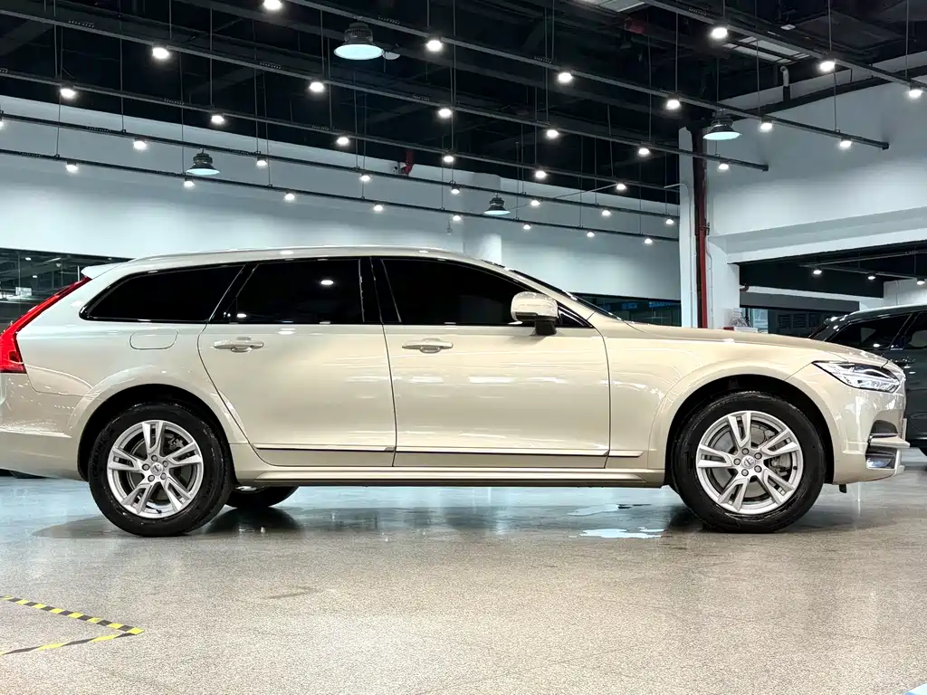 Volvo V90 2019 — фото 9
