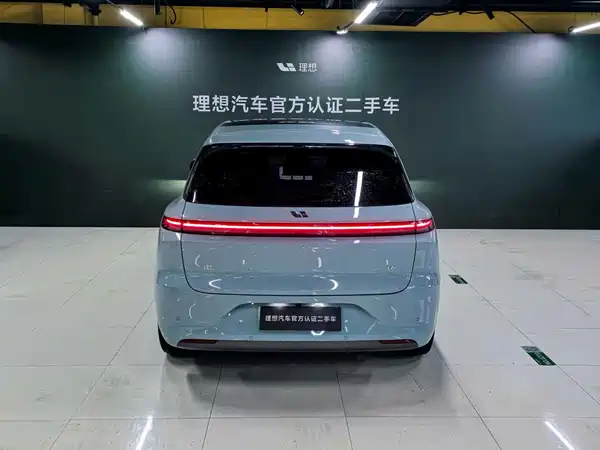 Li Auto L6 2025