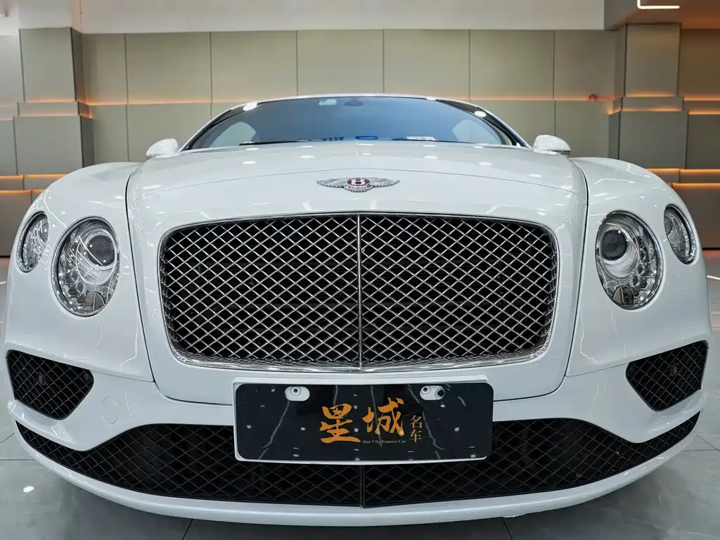 Bentley Continental 2017 — фото 11