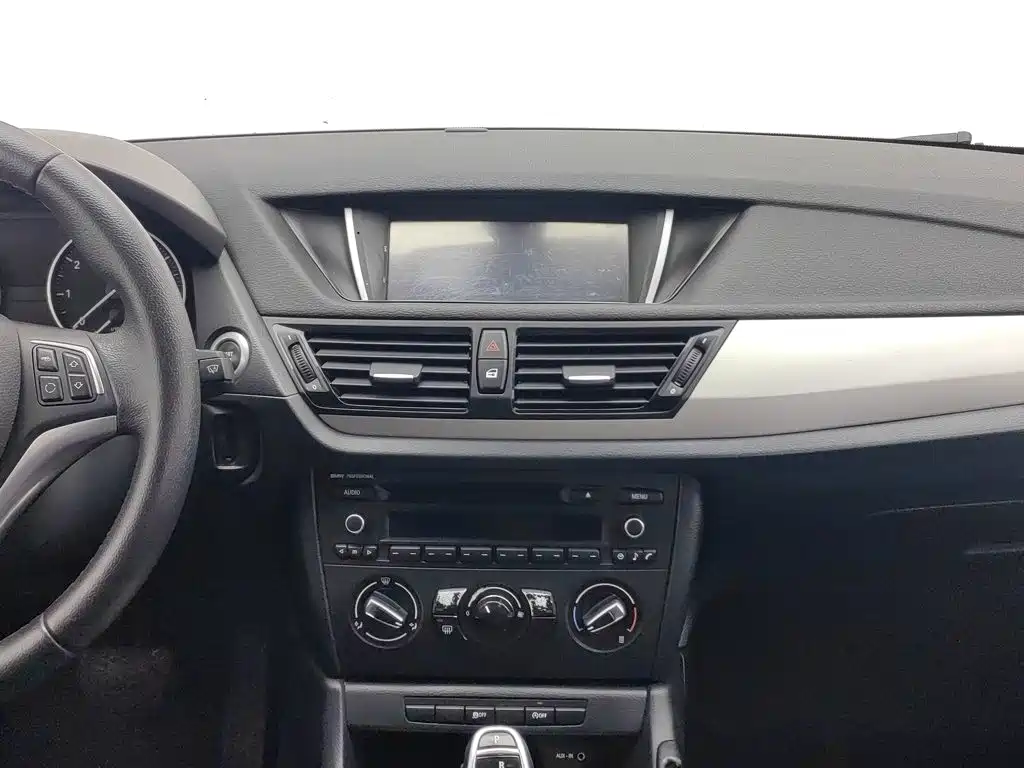 BMW X1 2014 — фото 12