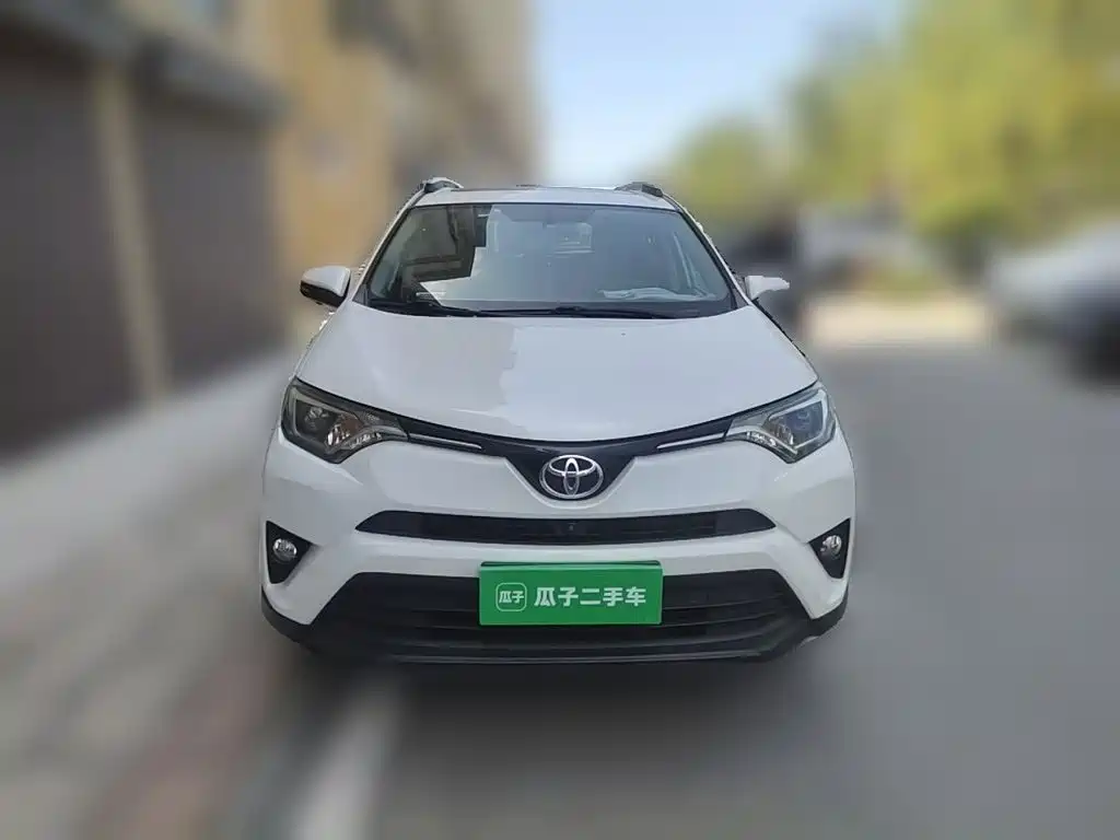 Toyota RAV4 2017 — фото 24